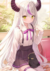 Rule 34 | 1girl, ahoge, arm up, backpack, bag, braid, closed mouth, crow (la+ darknesss), demon horns, hair between eyes, highres, hololive, horns, la+ darknesss, long hair, long sleeves, looking at viewer, multicolored hair, on bench, outdoors, pointy ears, purple hair, randoseru, shirt, shirt tucked in, silver hair, sitting, skirt, solo, streaked hair, striped horns, suspenders, takumi11, thighhighs, very long hair, virtual youtuber, white shirt, white thighhighs, yellow eyes