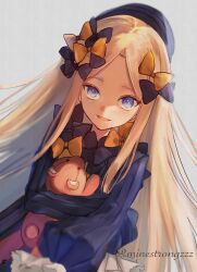Rule 34 | 1girl, abigail williams (fate), beret, black bow, black dress, black hat, blonde hair, blue eyes, blush, bow, dress, fate/grand order, fate (series), grey background, hair bow, hat, highres, holding, holding stuffed toy, long hair, looking at viewer, mine suto rongu, multiple hair bows, orange bow, parted bangs, parted lips, polka dot, polka dot bow, simple background, sleeves past fingers, sleeves past wrists, smile, solo, stuffed animal, stuffed toy, teddy bear, upper body