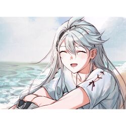 Rule 34 | 1boy, ahoge, androgynous, beach, black hairband, blush, chinese commentary, cloud, collarbone, commentary, curled up, facing viewer, hair between eyes, hairband, highres, ikooto111, laughing, long hair, lower teeth only, male focus, nier (series), nier (brother), ocean, shirt, short sleeves, sitting, solo, swept bangs, teeth, upper body, waves, white hair, white shirt