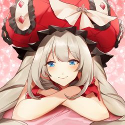 Rule 34 | 1girl, :&gt;, arm support, bare arms, bare shoulders, blue eyes, bow, crossed arms, fate/grand order, fate (series), frilled hat, frills, gloves, hat, hat bow, highres, large hat, long hair, looking at viewer, marie antoinette (fate), no-kan, pink background, portrait, red gloves, red hat, silver hair, sleeveless, smile, solo, twintails, white bow