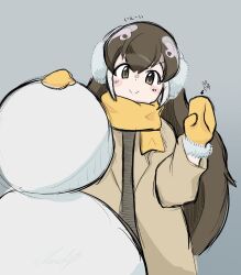 Rule 34 | 1girl, african penguin (kemono friends), black eyes, black hair, cherushi 2, closed mouth, coat, earmuffs, gloves, grey background, highres, kemono friends, kemono friends v project, long hair, looking at viewer, penguin girl, scarf, simple background, snowman, solo, virtual youtuber, yellow gloves, yellow scarf
