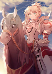 Rule 34 | 1girl, absurdres, armor, blonde hair, blue sky, closed mouth, cloud, cloudy sky, day, fate/apocrypha, fate (series), gauntlets, green eyes, highres, horse, horseback riding, mordred (fate), mordred (fate/apocrypha), outdoors, parted bangs, riding, sidelocks, sky, smile, solo, yorukun