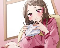Rule 34 | 1girl, blurry, blurry background, blush, brown hair, chigusa minori, closed mouth, commentary request, crossed legs, eating, highres, indoors, kneehighs, long sleeves, looking at viewer, medium hair, neckerchief, original, pink eyes, pink sailor collar, pink serafuku, pink shirt, pink skirt, pink socks, pleated skirt, sailor collar, school uniform, serafuku, shirt, sidelocks, skirt, socks, solo, upper body, yellow neckerchief
