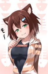 Rule 34 | 1girl, :3, animal ears, black shirt, blush, breasts, brown background, brown hair, cat ears, closed mouth, commentary request, fish hair ornament, fumino tamaki, gradient background, green eyes, hair ornament, hand on own chest, hand up, head tilt, highres, hood, hood down, hoodie, kagarimachi konatsu, large breasts, long sleeves, looking at viewer, nijisanji, open clothes, open hoodie, shirt, sign, sign around neck, solo, striped clothes, striped hoodie, translation request, virtual youtuber, white background