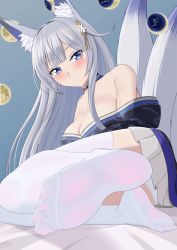 Rule 34 | 1girl, animal ear fluff, animal ears, azur lane, bare shoulders, bed, bed sheet, beige skirt, black kimono, blue collar, blue eyes, blunt bangs, breasts, collar, commentary, feet, fox ears, fox girl, fox tail, hair ornament, highres, japanese clothes, kimono, large breasts, lemon kele, long hair, looking at viewer, mixed-language commentary, no shoes, off shoulder, on bed, parted lips, shinano (azur lane), silver hair, simple background, skirt under kimono, soles, solo, tail, teeth, thighs, toes, white legwear