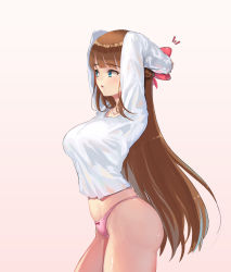 Rule 34 | 1girl, arms behind head, arms up, blue eyes, blunt bangs, bow, bow panties, breasts, brown hair, clothes writing, cowboy shot, elsynien, from side, gradient background, hair bow, heart, highres, large breasts, lips, long hair, long sleeves, midriff, no pants, notice lines, original, panties, parted lips, pink background, pink bow, pink panties, print shirt, shirt, skindentation, solo, standing, t-shirt, thighs, underwear, white shirt