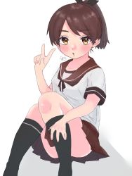 Rule 34 | 1girl, brown eyes, brown hair, brown sailor collar, brown skirt, convenient leg, feet out of frame, highres, kantai collection, kumashiro (9mashi6), looking at viewer, one-hour drawing challenge, pleated skirt, ponytail, sailor collar, school uniform, serafuku, shikinami (kancolle), short hair, simple background, sitting, skirt, solo, v, white background