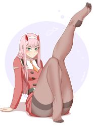 Rule 34 | 1girl, absurdres, blush, brown pantyhose, closed mouth, darling in the franxx, feet, full body, green eyes, hairband, highres, horns, leg up, legs, long hair, long sleeves, looking at viewer, pantyhose, pink hair, purple background, selirum, sitting, smile, soles, solo, thighs, toes, uniform, white background, zero two (darling in the franxx)