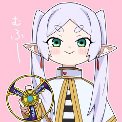 Rule 34 | 1girl, :&gt;, beyblade, beyblade (object), blush, capelet, closed mouth, earrings, elf, frieren, green eyes, highres, holding, jewelry, long hair, looking at viewer, outline, pink background, pointy ears, simple background, solo, sousou no frieren, translation request, twintails, upper body, white capelet, white outline, yachima tana