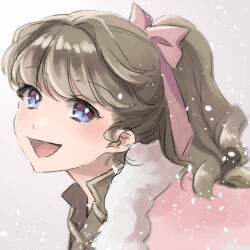 Rule 34 | 1girl, :d, blue eyes, bow, from side, fur-trimmed jacket, fur trim, gradient background, grey background, hair bow, highres, jacket, jacket on shoulders, light blush, light brown hair, light particles, looking at viewer, looking to the side, medium hair, open mouth, pink bow, pink jacket, ponytail, portrait, shoujo kageki revue starlight, smile, solo, tareko, wavy hair, yanagi sakura (revue starlight)