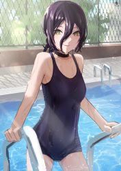 Rule 34 | 1girl, absurdres, black choker, black hair, black one-piece swimsuit, breasts, chainsaw man, choker, collarbone, day, green eyes, hair between eyes, highres, looking at viewer, medium hair, one-piece swimsuit, outdoors, parted lips, pool, pool ladder, reze (chainsaw man), school swimsuit, small breasts, solo, swimsuit, tare negima