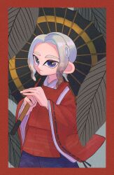 Rule 34 | 1boy, blue eyes, blue hakama, border, brown hair, closed mouth, commentary request, gradient hair, grey hair, hakama, highres, holding, holding umbrella, japanese clothes, leaf, looking at viewer, male focus, medium hair, multicolored hair, nastar r0, nintendo, octoling, octoling boy, octoling player character, red border, solo, splatoon (series), splatoon 3, standing, tentacle hair, two-tone hair, umbrella