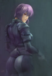Rule 34 | 1girl, artist name, ass, bodysuit, dated, ghost in the shell, highres, kusanagi motoko, looking at viewer, looking back, purple hair, red eyes, short hair, signature, skin tight, socha (pixiv99744), solo