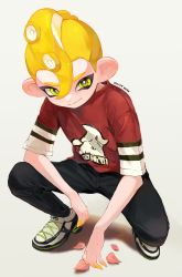 Rule 34 | 1boy, black pants, blonde hair, closed mouth, dated, full body, green eyes, grey background, highres, kumo (kumo hsc0216), looking at viewer, male focus, nintendo, octoling, octoling boy, octoling player character, pants, petals, red shirt, shirt, shoes, short sleeves, signature, simple background, sneakers, solo, splatoon (series), squatting, t-shirt, tentacle hair