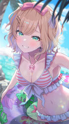 Rule 34 | 1girl, absurdres, bikini, blue sky, blush, bow, breasts, brown hair, cleavage, clenched teeth, cloud, commentary request, day, green eyes, hair bow, highres, kurumi noah, looking at viewer, medium breasts, momomoi momoi, navel, outdoors, pink bow, short hair, sky, smile, solo, striped bikini, striped clothes, swimsuit, teeth, virtual youtuber, vspo!, wet