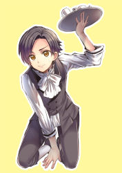 Rule 34 | 1boy, bad id, bad pixiv id, black hair, brown eyes, formal, full body, jude mathis, kneeling, male focus, mikou (toromappo), necktie, official alternate costume, pants, shoes, simple background, solo, sweat, tales of (series), tales of xillia, tray, waiter, yellow background