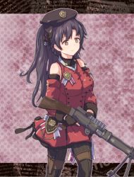 Rule 34 | 1girl, badge, bare shoulders, black hair, closed mouth, colorized, commentary, detached sleeves, drum magazine, girls&#039; frontline, gun, hair ribbon, hat, high-capacity magazine, lewis (girls&#039; frontline), lewis gun, light machine gun, long hair, machine gun, magazine (weapon), pan magazine, ponytail, ribbon, smile, solo, standing, user wfux3237, weapon