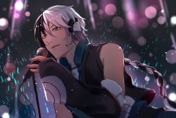 Rule 34 | 1boy, bad id, bad pixiv id, bare shoulders, black hair, braid, detached sleeves, glowstick, green eyes, headset, highres, lens flare, long hair, luo jie, male focus, microphone, multicolored hair, music, singing, vocaloid, vocanese, white hair, yuezheng longya