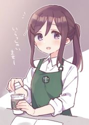 1girl, :d, absurdres, adachi to shimamura, apron, bangs, blush, brown hair, coffee cup, collared shirt, cup, disposable cup, dress shirt, employee uniform, eyebrows visible through hair, green apron, hair between eyes, hair ornament, hairclip, highres, holding, holding cup, long hair, open mouth, ponytail, purple eyes, shimamura hougetsu, shirt, sidelocks, smile, solo, sorimachi-doufu, starbucks, starbucks siren, steam, translation request, uniform, upper body, white shirt
