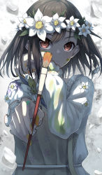 Rule 34 | 1girl, apron, black hair, brown apron, closed mouth, commentary request, flower, flower wreath, hair between eyes, head wreath, highres, holding, holding paintbrush, long sleeves, looking at viewer, mitasarenai pale color (project sekai), outstretched arm, paintbrush, project sekai, red eyes, shinonome ena, shirt, solo, tamago sando, upper body, v-shaped eyebrows, white flower, white shirt
