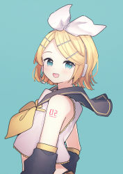 Rule 34 | 1girl, absurdres, blonde hair, blue background, blue eyes, bow, commentary, crop top, detached sleeves, from side, hair bow, hair ornament, hairclip, headphones, headset, highres, huge filesize, kagamine rin, looking at viewer, looking to the side, neckerchief, open mouth, sailor collar, shiratakiseaice, shirt, short hair, simple background, sleeveless, sleeveless shirt, smile, solo, tattoo, teeth, upper body, upper teeth only, vocaloid, white bow, white shirt, yellow neckerchief