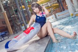 Rule 34 | 1girl, blue eyes, competition swimsuit, cosplay, cosplay photo, grey hair, highres, looking at viewer, love live!, love live! sunshine!!, mi yan 0728, one-piece swimsuit, photo (medium), pool, short hair, sitting, smile, swim cap, swimming goggles, swimsuit, watanabe you