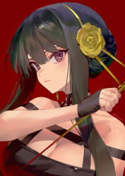 Rule 34 | 1girl, ainy, bare shoulders, black dress, black eyes, black gloves, black hair, breasts, cleavage, commentary request, dagger, dress, fingerless gloves, gloves, hair between eyes, hairband, highres, holding, holding dagger, holding knife, holding weapon, knife, large breasts, looking at viewer, partial commentary, red background, reverse grip, short hair with long locks, sidelocks, simple background, solo, spy x family, stiletto (weapon), upper body, weapon, yellow hairband, yor briar