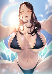 Rule 34 | 1girl, bare shoulders, bikini, black bikini, blue sky, blueorca, blush, breasts, brown hair, cleavage, collarbone, from below, highres, large breasts, lens flare, long hair, looking at viewer, mole, mole under mouth, navel, open mouth, original, sidelocks, sky, smile, solo, sunlight, swept bangs, swimsuit, thighs, water, wet, yellow eyes