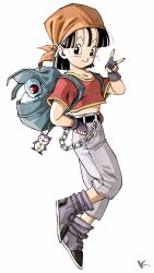 Rule 34 | 1girl, aged up, backpack, bag, bandana, belt, black belt, black eyes, black hair, chain, closed mouth, commentary request, crop top, cropped shirt, dragon ball, dragon ball gt, fingerless gloves, full body, giru (dragon ball), gloves, grey footwear, grey gloves, grey pants, hand on own hip, hand up, highres, kakeru (dbskakeru), looking at viewer, midriff peek, orange bandana, pan (dragon ball), pants, red shirt, robot, shirt, short hair, short sleeves, signature, smile, toei animation, v, white background