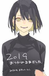 Rule 34 | 1girl, :d, black hair, black shirt, blonde hair, colored inner hair, dated, highres, long sleeves, looking at viewer, medium hair, multicolored hair, open mouth, original, reiga (act000), shirt, simple background, smile, solo, upper body, white background, yellow eyes