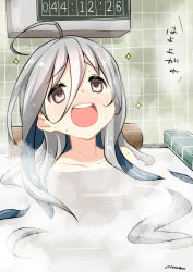 Rule 34 | 10s, 1girl, absurdres, ahoge, bath, brown eyes, check commentary, collarbone, highres, kantai collection, kiyoshimo (kancolle), long hair, looking up, multicolored hair, open mouth, partially submerged, ryuki (ryukisukune), solo, sparkle, two-tone hair