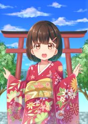 Rule 34 | 1girl, brown eyes, brown hair, cloud, day, gurande (g-size), hair ornament, hairclip, highres, japanese clothes, kimono, looking at viewer, open mouth, original, sky, smile, solo, torii, tree