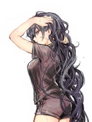 Rule 34 | 1girl, ass, black hair, brown shirt, brown shorts, cowboy shot, from behind, komota (kanyou shoujo), long hair, looking at viewer, looking back, original, parted lips, red eyes, shirt, shorts, simple background, solo, tying hair, very long hair, wet, white background