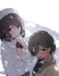 2girls beret black_choker black_shirt blush brown_hair brown_jacket chinese_commentary choker closed_mouth commentary_request dress_shirt ebizuka_tomo girls_band_cry green_eyes grey_hair hair_between_eyes hat highres jacket long_hair_between_eyes long_sleeves looking_at_viewer mole mole_under_eye multiple_girls neck_ribbon one_eye_closed open_mouth plaid_clothes plaid_skirt pleated_skirt red_eyes red_ribbon red_skirt ribbon rupa_(girls_band_cry) shirt short_hair skirt snow upper_body white_background white_hat white_jacket white_shirt winter_clothes yun_cao_bing