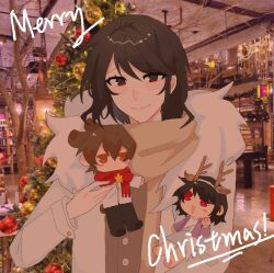 Rule 34 | 1girl, brown hair, brown shirt, character doll, christmas, closed mouth, doll, english text, fur-trimmed jacket, fur trim, holding, holding doll, jabuchi you, jacket, long sleeves, looking at viewer, merry christmas, open clothes, open jacket, photo background, pidian zhanshi, red eyes, saibou shinkyoku, scarf, shirt, smile, white jacket, yanagi nina, yellow scarf