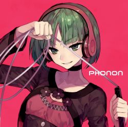Rule 34 | &gt;:), 1girl, bad id, bad twitter id, character name, choker, cropped jacket, green eyes, green hair, headphones, parted lips, phonon (under night in-birth), pink background, short hair, solo, suzunashi, under night in-birth, upper body, v-shaped eyebrows, whip