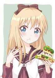 1girl akanemachiyama blonde_hair blue_eyes blush border bow chocolate closed_mouth eating food food_packaging green_background hair_bow holding holding_food kinoko_no_yama layered_sleeves long_hair long_sleeves looking_at_viewer nanamori_school_uniform sailor_collar school_uniform serafuku short_over_long_sleeves short_sleeves snack solo toshinou_kyouko upper_body white_border yuru_yuri