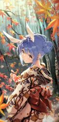 Rule 34 | 1girl, alternate hairstyle, animal ears, autumn leaves, blue hair, floral print, forest, from behind, grin, hair bun, hand fan, haruhina purple, highres, hololive, japanese clothes, kimono, long hair, looking at viewer, looking back, nape, nature, orange eyes, outdoors, rabbit ears, sidelocks, smile, solo, usada pekora, virtual youtuber