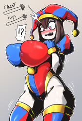 Rule 34 | !?, 1girl, absurdres, artist name, blue eyes, blue gloves, blue hat, blush, bob cut, breast slider, breasts, brown hair, commentary, covered erect nipples, cowboy shot, curvy, english commentary, english text, fang, gloves, grey background, hair between eyes, hat, hat bell, highleg, highleg leotard, highres, huge breasts, jester, jester cap, leotard, medium hair, multicolored clothes, multicolored hat, no nose, open mouth, outline, pomni (the amazing digital circus), puffy nipples, puffy short sleeves, puffy sleeves, red eyes, red hat, short sleeves, simple background, solo, the amazing digital circus, thick thighs, thighhighs, thighs, two-tone eyes, vinniez, white outline, wide hips