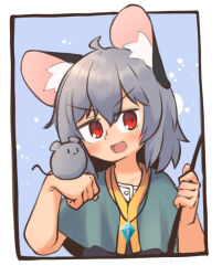 Rule 34 | 1girl, :3, :d, ahoge, animal ear fluff, animal ears, blue background, blue capelet, blush, border, capelet, commentary request, crystal, dowsing rod, flat chest, greenpiecerice, grey hair, grey vest, hair between eyes, holding, jewelry, looking at viewer, medium bangs, mouse (animal), mouse ears, mouse girl, nazrin, open mouth, outside border, pendant, red eyes, shirt, short hair, smile, solo, touhou, upper body, v-shaped eyebrows, vest, white border, white shirt