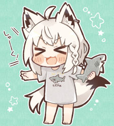 Rule 34 | &gt; &lt;, 1girl, :3, :d, > <, ahoge, alternate costume, animal ear fluff, animal ears, barefoot, blush stickers, bow, braid, chibi, clothes writing, commentary request, ear piercing, fox ears, fox girl, fox tail, full body, green bow, highres, hololive, long hair, open mouth, outline, piercing, same anko, shark, shirakami fubuki, shirt, side braid, simple background, single braid, smile, solo, star (symbol), t-shirt, tail, very long sleeves, virtual youtuber, white hair, white outline, white shirt, x3, xd
