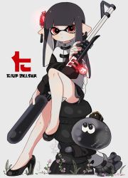 Rule 34 | 1girl, black footwear, black hair, black shorts, blunt bangs, closed mouth, commentary, dolphin shorts, earrings, eyelashes, flower, full body, grey background, gym shorts, hair flower, hair ornament, high heels, holding, holding weapon, inkling, inkling (language), inkling girl, inkling player character, jellyfish (splatoon), jewelry, leg up, light frown, logo, long hair, long sleeves, looking at viewer, maco spl, nintendo, no legwear, pointy ears, raglan sleeves, red eyes, shirt, short shorts, shorts, sitting, splat charger (splatoon), splatoon (series), splatoon 2, tentacle hair, weapon, white shirt