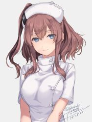 Rule 34 | 1girl, blue eyes, blush, breasts, brown hair, character name, closed mouth, dated, female focus, grey background, hair between eyes, hat, kantai collection, large breasts, long hair, looking at viewer, nurse, nurse cap, ponytail, rokuwata tomoe, saratoga (kancolle), side ponytail, sidelocks, signature, simple background, smile, solo, twitter username, upper body