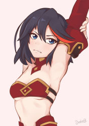 Rule 34 | 1girl, artist name, black hair, blue eyes, blush, breasts, commentary, cosplay, darahan, detached sleeves, fate (series), hair between eyes, kill la kill, matoi ryuuko, midriff, mordred (fate), mordred (fate) (cosplay), mordred (fate/apocrypha), multicolored hair, red hair, red sleeves, revealing clothes, short hair, simple background, small breasts, solo, streaked hair, trait connection, upper body, white background