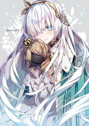 Rule 34 | 1girl, anastasia (fate), blue eyes, cape, doll, fate/grand order, fate (series), grey background, hair over one eye, hairband, long hair, moru, silver hair, smile, solo, sparkle, twitter username, very long hair