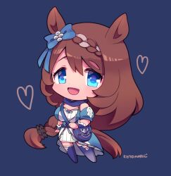 Rule 34 | 1girl, animal ears, bag, blue background, blue bow, blue dress, blue eyes, blue scarf, blue thighhighs, bow, braid, breasts, brown hair, chibi, chibi only, cleavage, detached sleeves, dot nose, dress, full body, handbag, highres, horse ears, horse girl, horse tail, kotorai, large breasts, long hair, looking at viewer, medium breasts, open mouth, scarf, solo, standing, super creek (umamusume), tail, thighhighs, umamusume, very long hair
