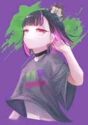 Rule 34 | 1girl, animal, animal on head, black choker, black hair, bow, bowtie, choker, closed mouth, copyright request, cropped torso, earrings, green bow, green bowtie, grey shirt, hand up, hedgehog, hemorina, highres, jewelry, multicolored hair, navel, on head, pink hair, purple background, red eyes, shirt, short sleeves, solo, two-tone hair, upper body, wide sleeves