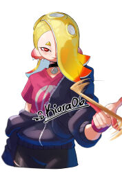 Rule 34 | 1girl, artist name, black collar, blonde hair, cephalopod eyes, closed mouth, collar, colored tips, commentary, cropped torso, drumsticks, earrings, english commentary, hair over one eye, highres, holding, holding drumsticks, jewelry, kiora06, long hair, looking at viewer, multicolored hair, multiple earrings, nintendo, octoling, pink shirt, print shirt, red eyes, red hair, red pupils, shirt, shiver (splatoon), simple background, smile, solo, splatoon (series), splatoon 3, tentacle hair, tooth earrings, twitter username, two-tone hair, white background