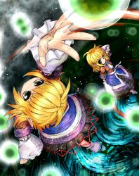 Rule 34 | 2girls, :&lt;, absurdres, blonde hair, clone, danmaku, dual persona, female focus, green eyes, highres, mizuhashi parsee, multiple girls, outstretched hand, pointy ears, skirt, spell card, touhou, umigarasu (kitsune1963)
