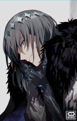 Rule 34 | 1boy, artist logo, black cape, cape, chromatic aberration, diamond hairband, evil grin, evil smile, fate/grand order, fate (series), from side, fur-trimmed cape, fur trim, grey background, grey eyes, grey hair, grin, highres, looking at viewer, male focus, oberon (fate), oberon (third ascension) (fate), ororooops, shaded face, short hair, slit pupils, smile, solo